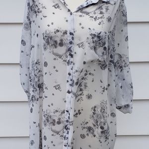 Torrid Skull and Flowers size 2 Button Front Top